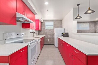 Building Photo - 129 N 11th Ave