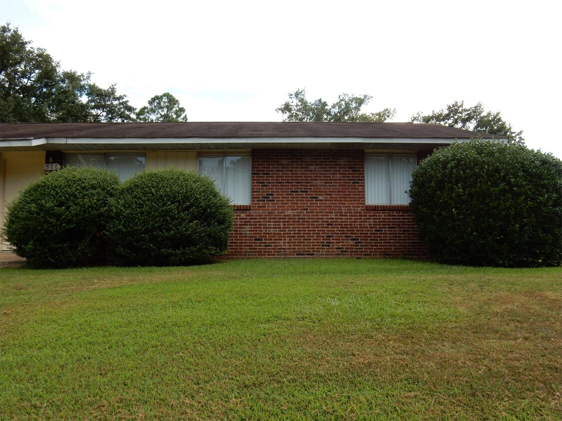Primary Photo - 502 Cannon Cir