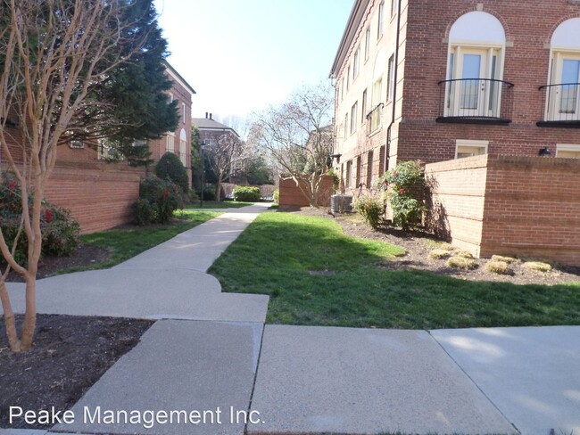 Building Photo - 2 br, 1 bath House - 1119 N. Pitt St. Apt 2C