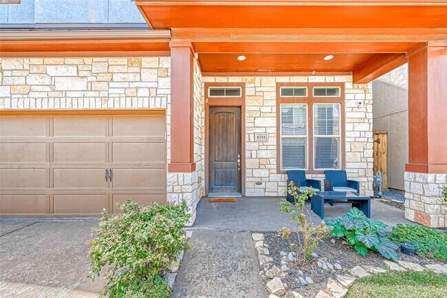 Building Photo - 6711 Saxton Manor St