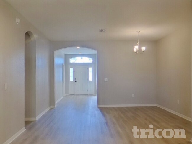 Foto del edificio - 6715 Castle Green Pl