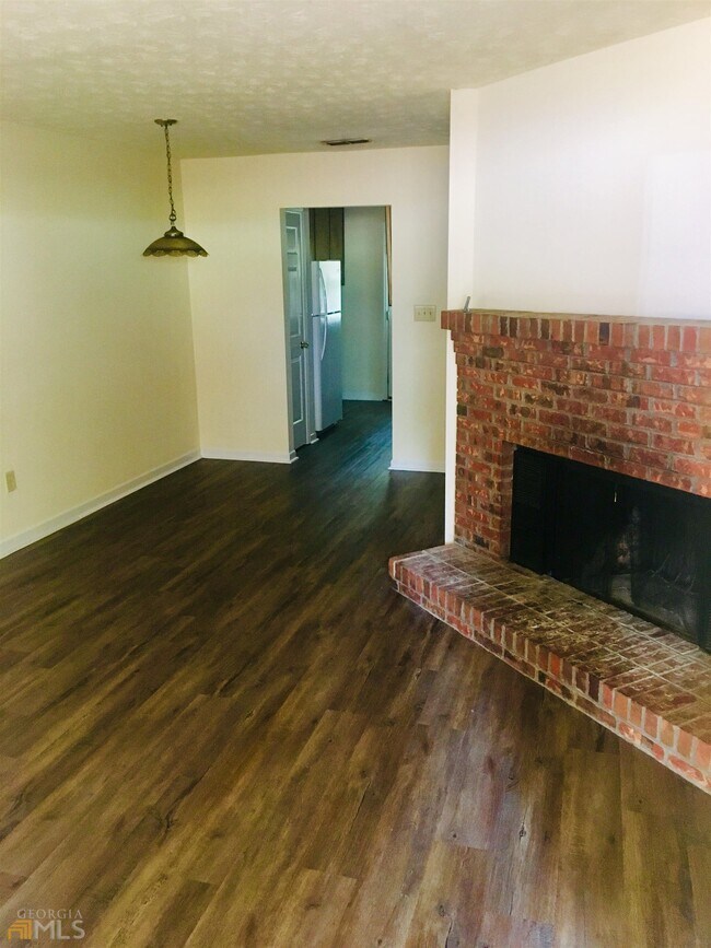Building Photo - 127 Windy Hill Ct