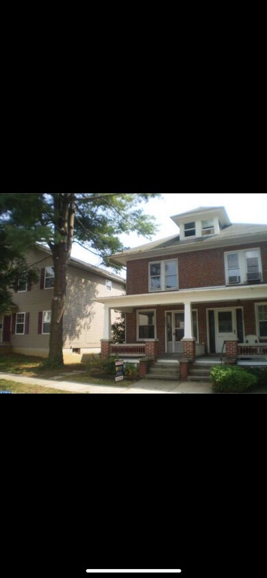 Primary Photo - 2332 Spring St