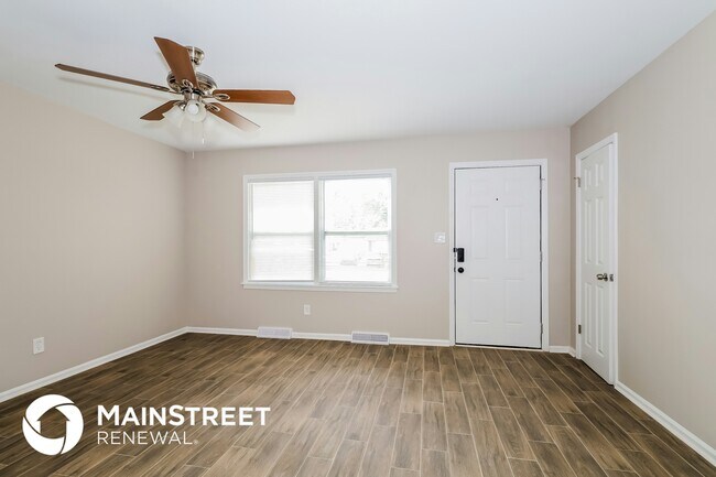 Foto del edificio - 3015 Daisy Ct