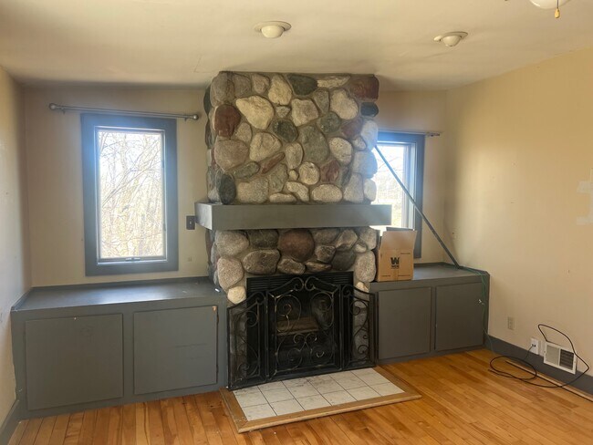 Foto del edificio - 4503 Lakeland Dr