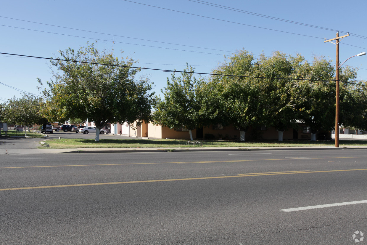 Primary Photo - Arrowhead Apartments