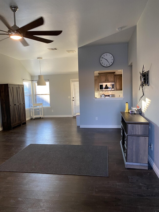 Building Photo - 2622 Trailwood Dr