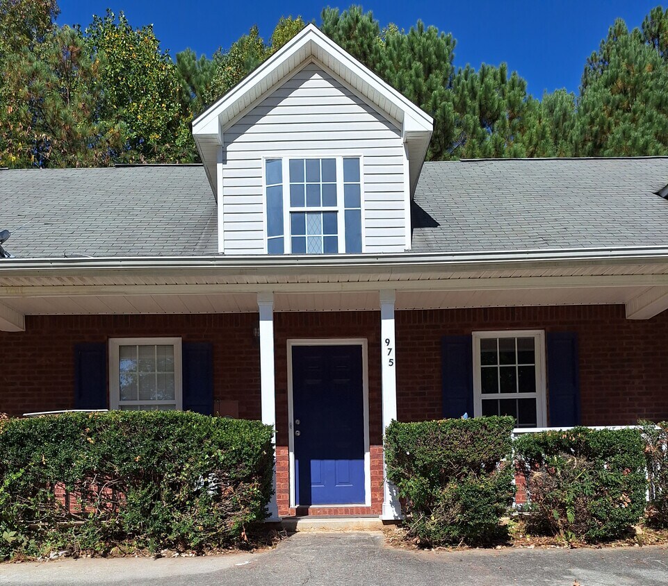 Primary Photo - 975 Windwood Ct