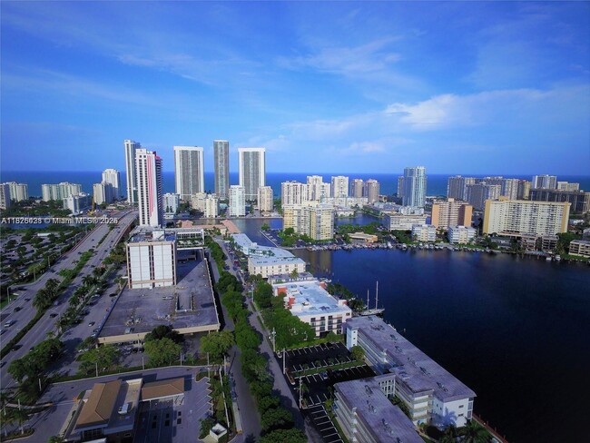 Building Photo - 2200 E Hallandale Beach Blvd
