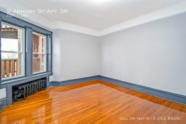 Building Photo - 9 Armory St