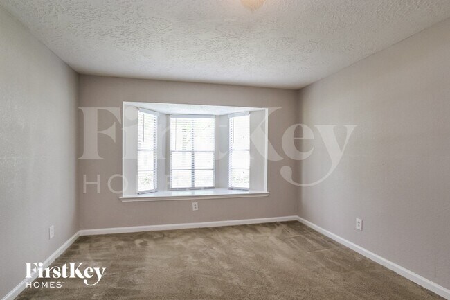 Foto del edificio - 24106 Creekview Dr