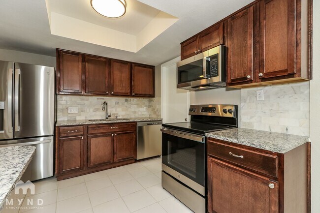 Foto del edificio - 7413 Waterway Dr