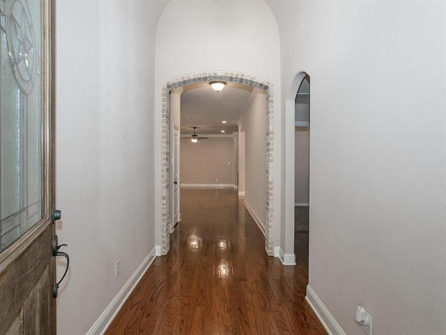 Foto del edificio - 9925 Rolling Hills Dr