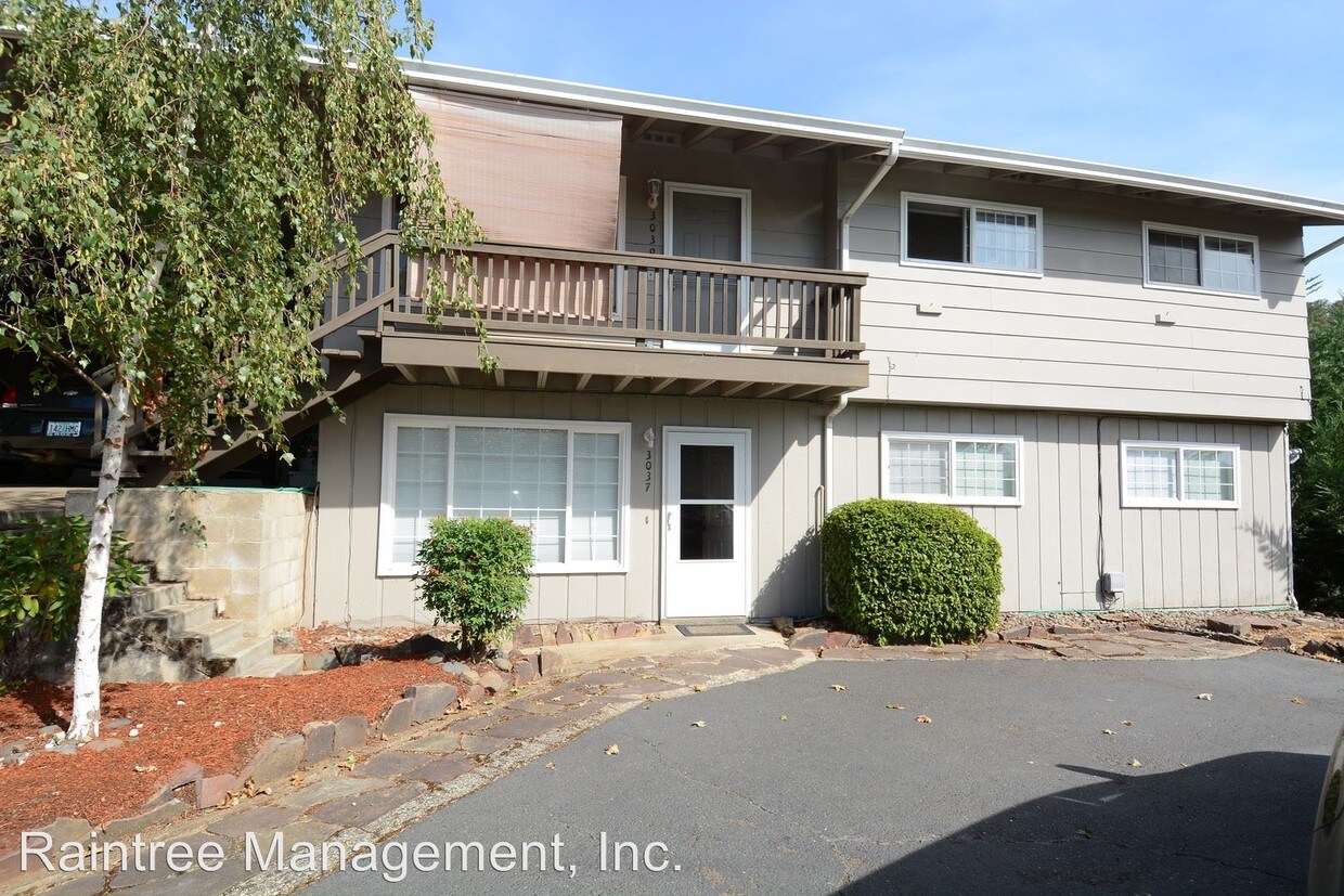 Foto principal - 3037 Slope St