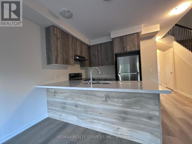 Building Photo - 23 RADIUM Ln
