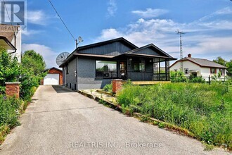 Building Photo - 6 Lucerne Pl