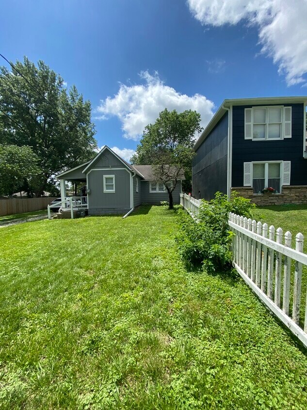 Primary Photo - Single Family House in Lawrence