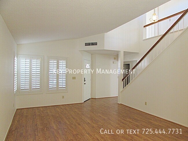Building Photo - MOVE IN READY 3 BEDROOM 2.5 BATH HOME IN G...