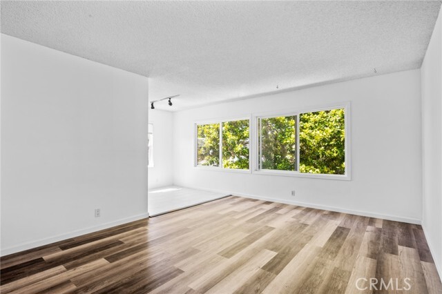 Building Photo - 1125 W 22nd St