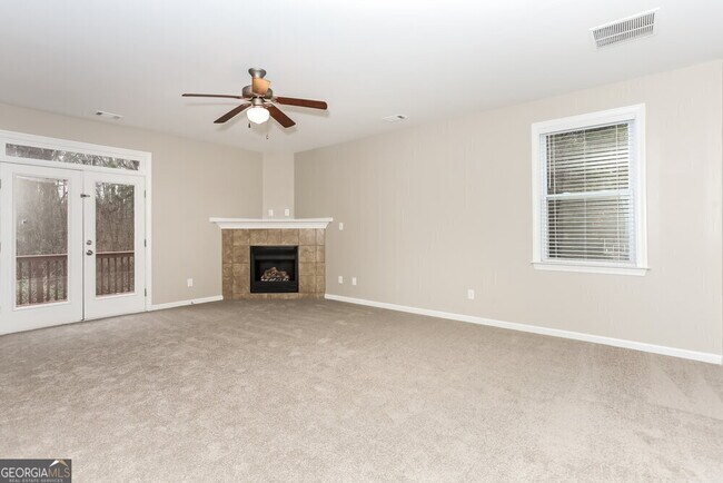 Building Photo - 2444 McIntosh Dr