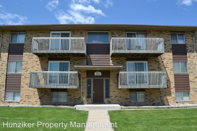 Building Photo - 2503 Ferndale Ave