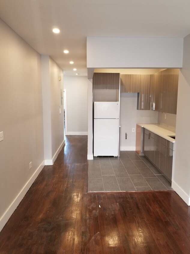Primary Photo - 1471 Brooklyn Ave