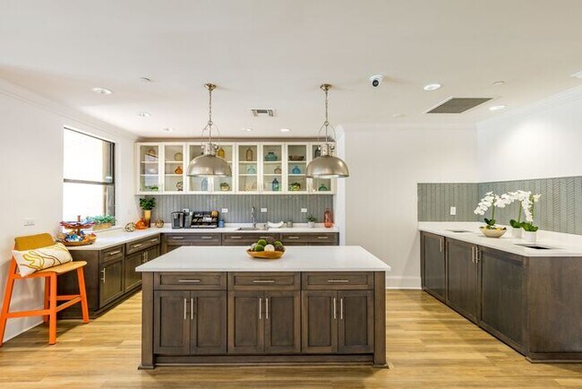Foto del edificio - Move in Today @ The Spoke Peachtree Corners-Specials are Limited Time Only! 678-535-9535