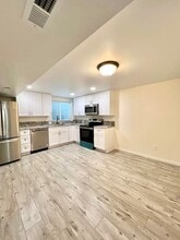 Building Photo - 2384 Catalina Dr