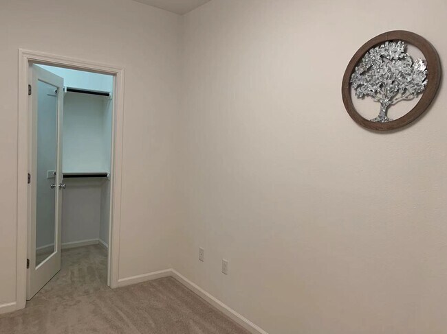 main bedroom - 304 Sungold Way