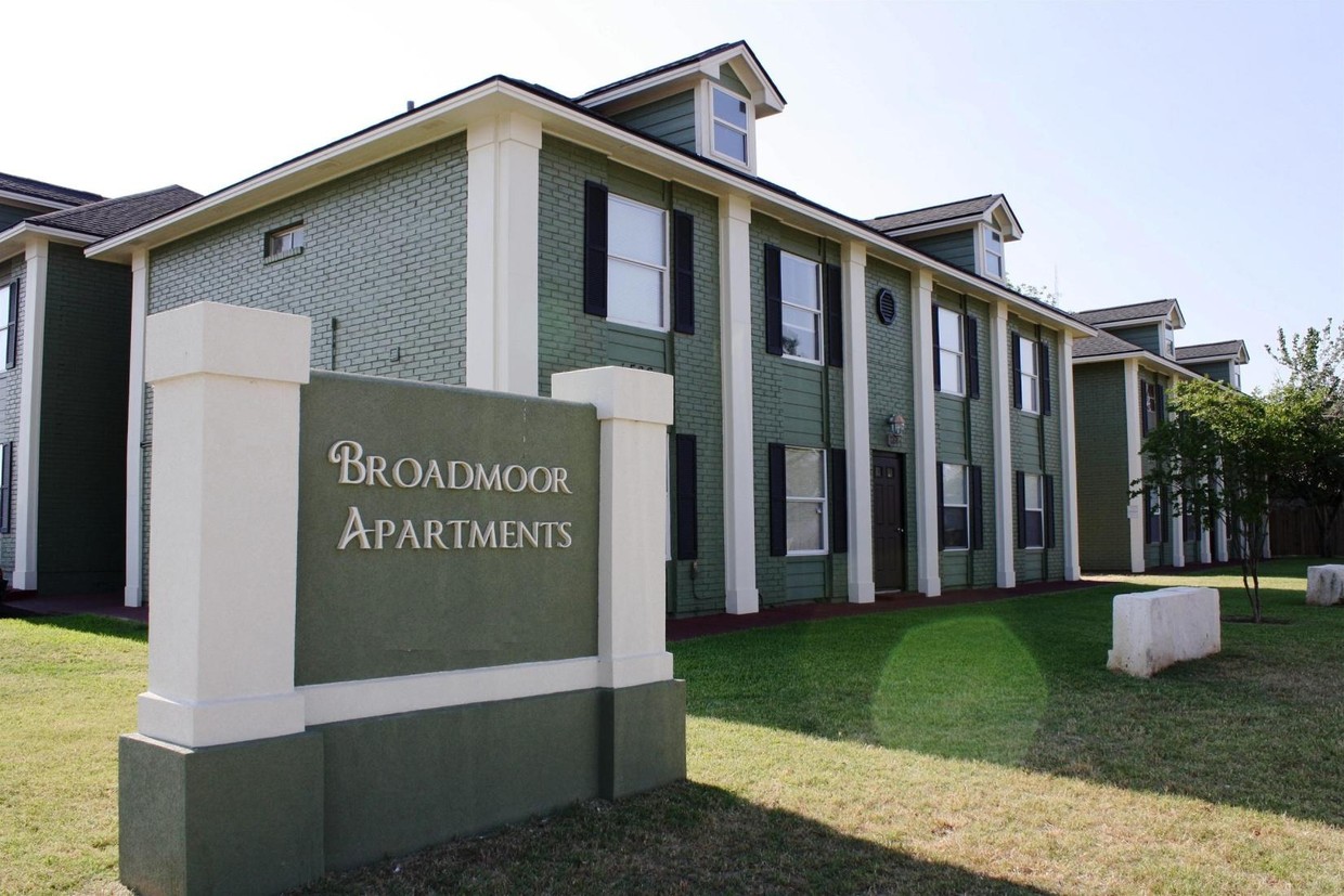 Foto principal - Broadmoor Apartments