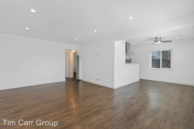 Building Photo - 2864 Royal Palm Dr