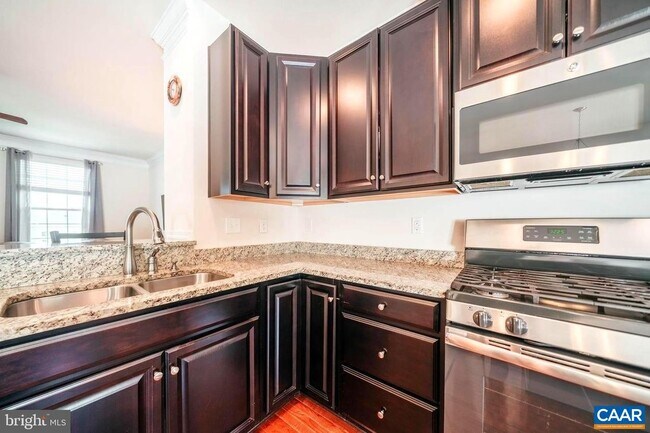 Building Photo - 2111 Elm Tree Knoll