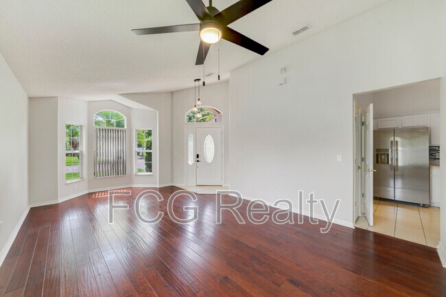Foto del edificio - 491 Goldenmoss Loop