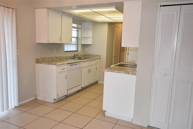 Building Photo - 2416 Alister Ct
