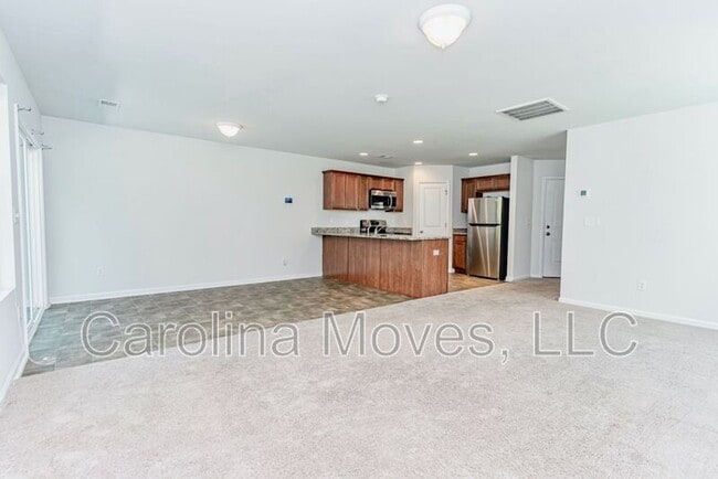 Building Photo - 250 Spirit Dr
