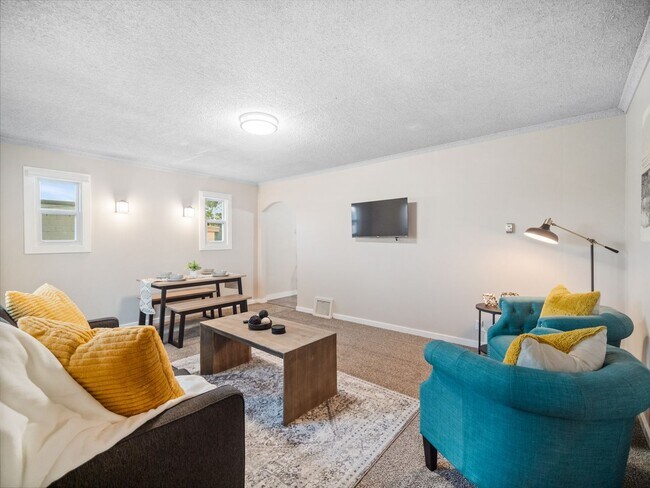 Building Photo - Millwood 2 bedroom condo