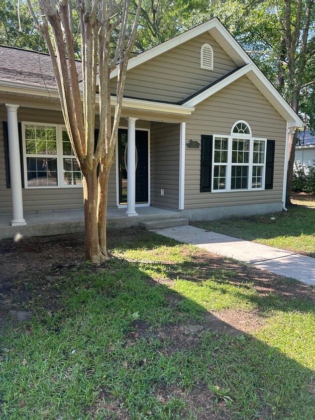 Primary Photo - 123 Citadel Dr