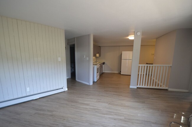 Building Photo - 1307 Broken Lance Dr