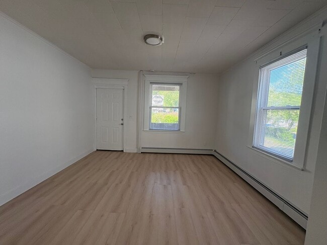 Building Photo - 127 Pearl St