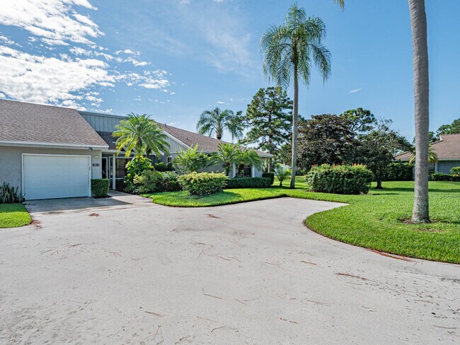 Building Photo - 13312 Touchstone Plz