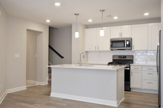 Foto del edificio - Beautiful 3-Bed 3-Bath Townhome in Blaine!