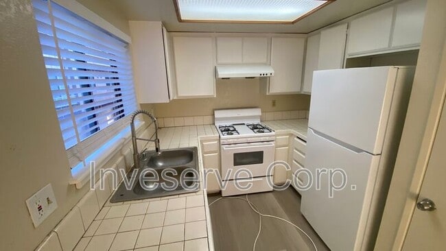 Building Photo - 31 E Colorado Blvd