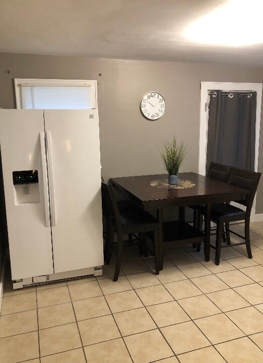 421 N Walnut St Unit downstairs, Saint Marys, OH 45885 421 N Walnut