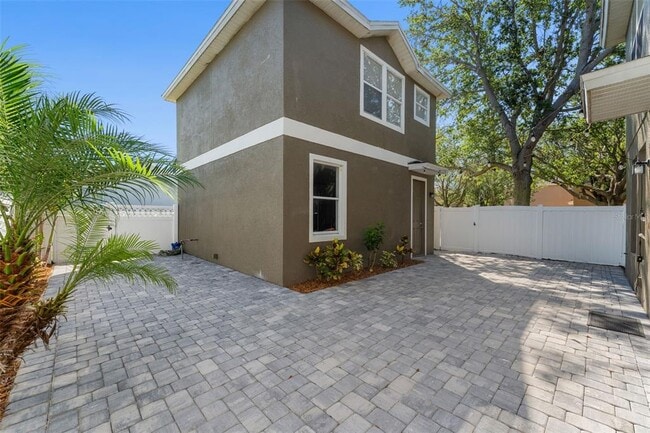 Building Photo - 14835 Old Thicket Trace