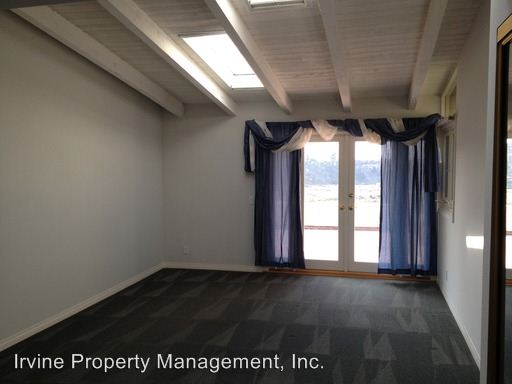 Building Photo - 501 Avenida Campo