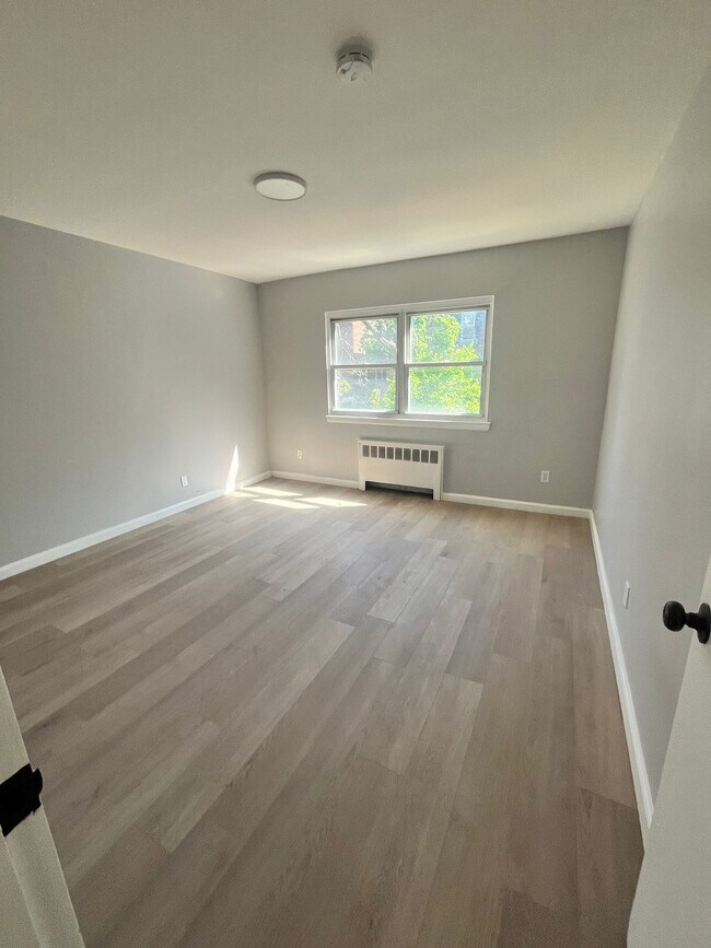 Unit 2 - 164 Stegman St