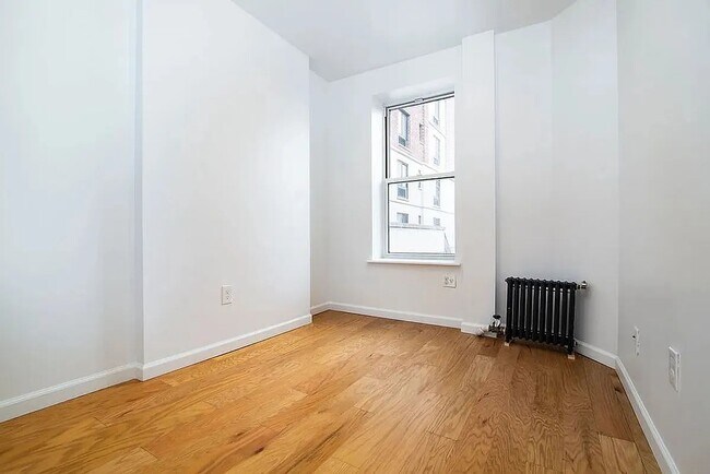 Building Photo - 308 Kosciuszko Street