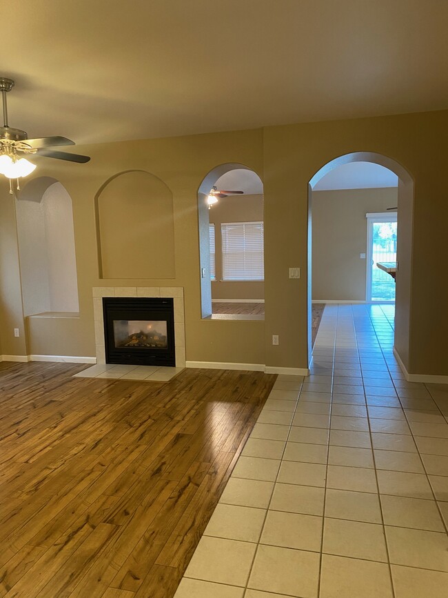 Living Room - 1021 Golf Ave