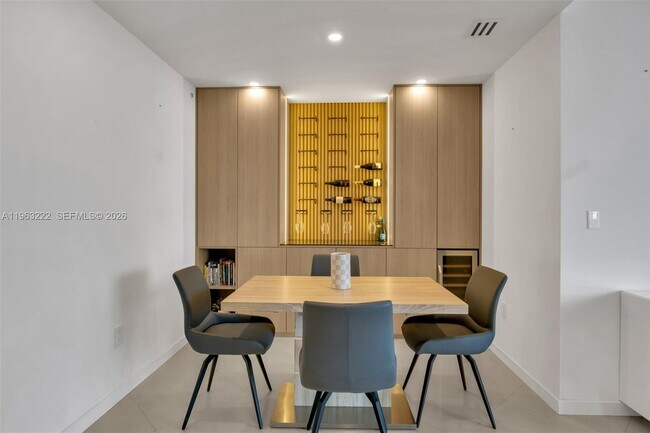 Foto del edificio - 350 S Miami Ave