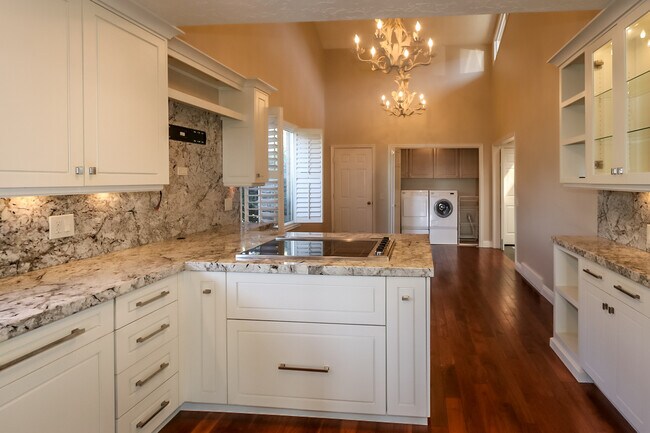 Foto del edificio - 851 N Juniperpoint Dr